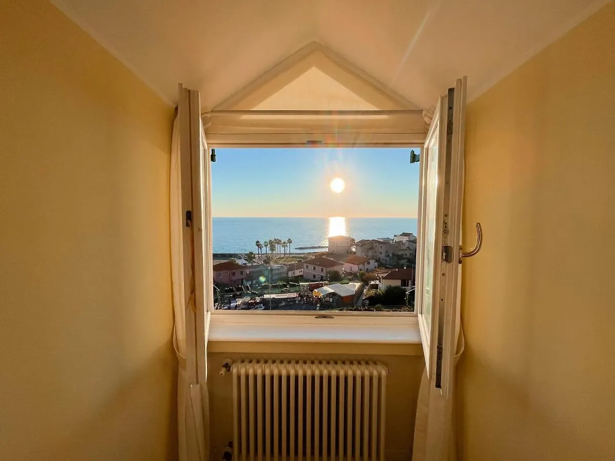 H11 Finestra Sul Mare - Santo Stefano Apartment Santo Stefano al Mare