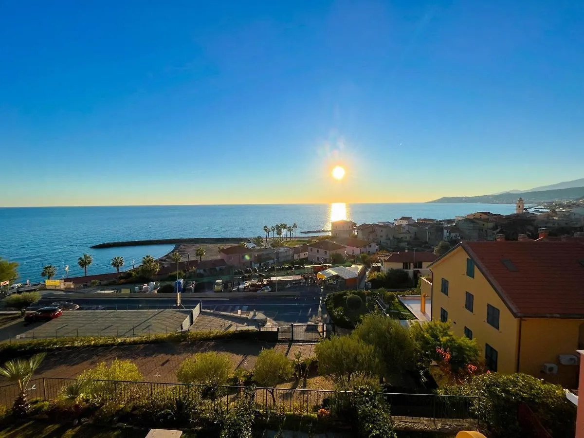 H11 Finestra Sul Mare - Santo Stefano Apartment Santo Stefano al Mare